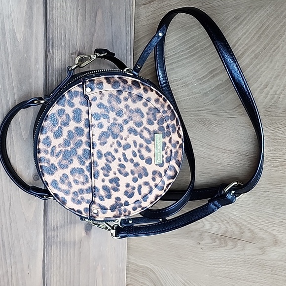 Enzo Angiolini Handbags - Enzo Angolini/Bandolino Leopard Print Round Crossbody Bag